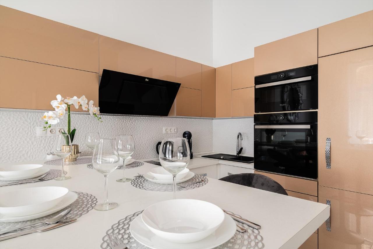 Luxury Apartment With Free Garage And Balcony In The Center Budapeszt Zewnętrze zdjęcie