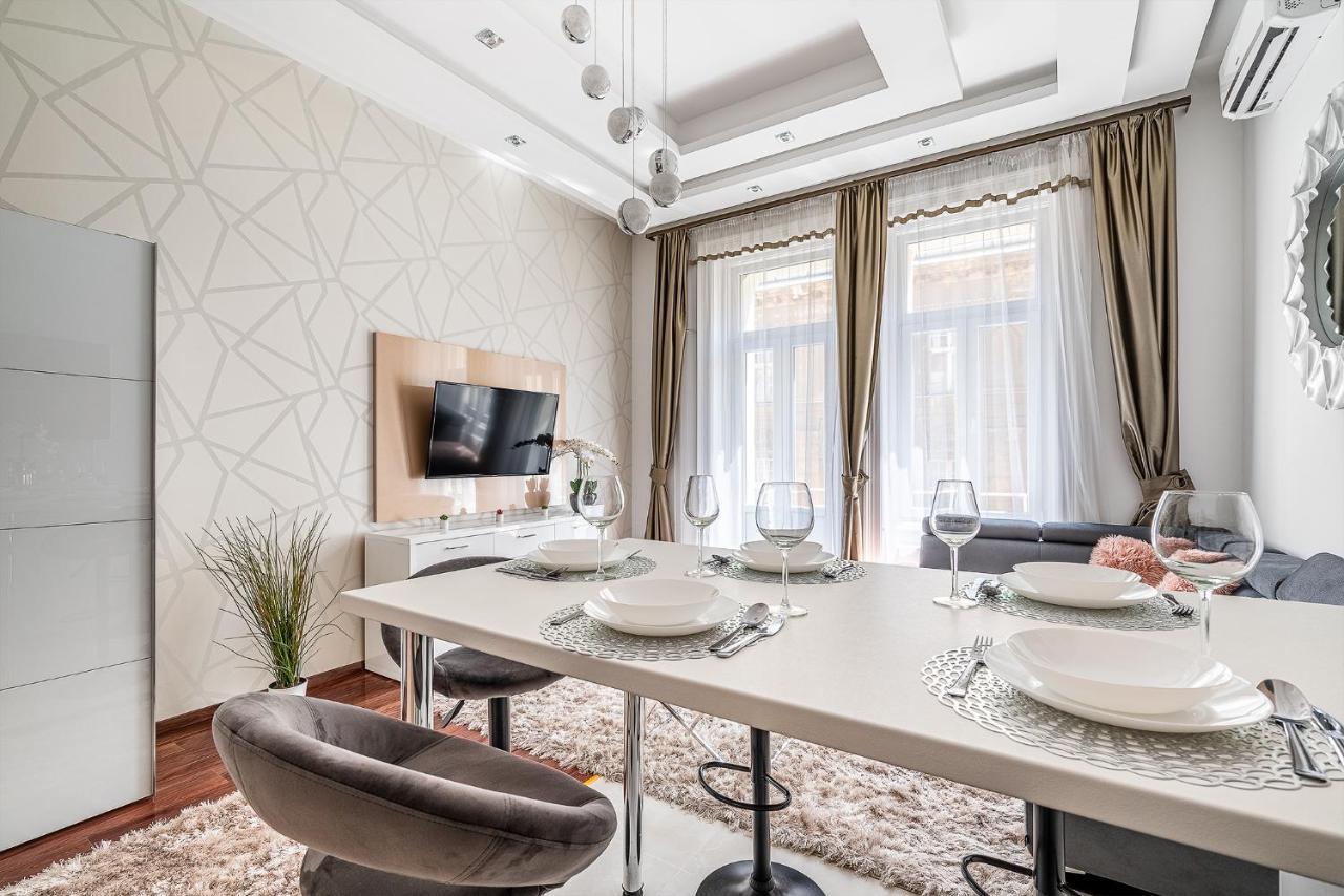 Luxury Apartment With Free Garage And Balcony In The Center Budapeszt Zewnętrze zdjęcie