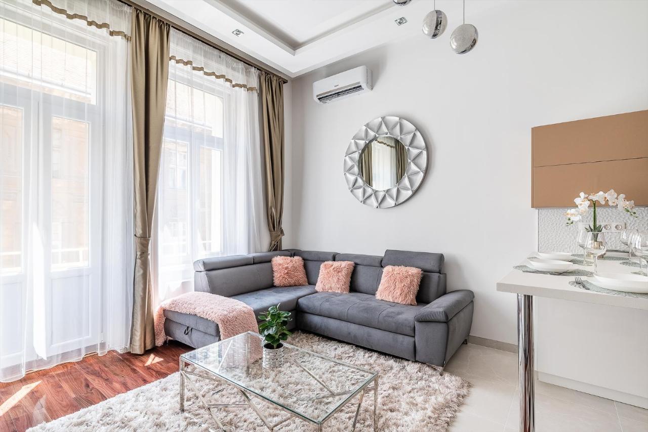 Luxury Apartment With Free Garage And Balcony In The Center Budapeszt Zewnętrze zdjęcie