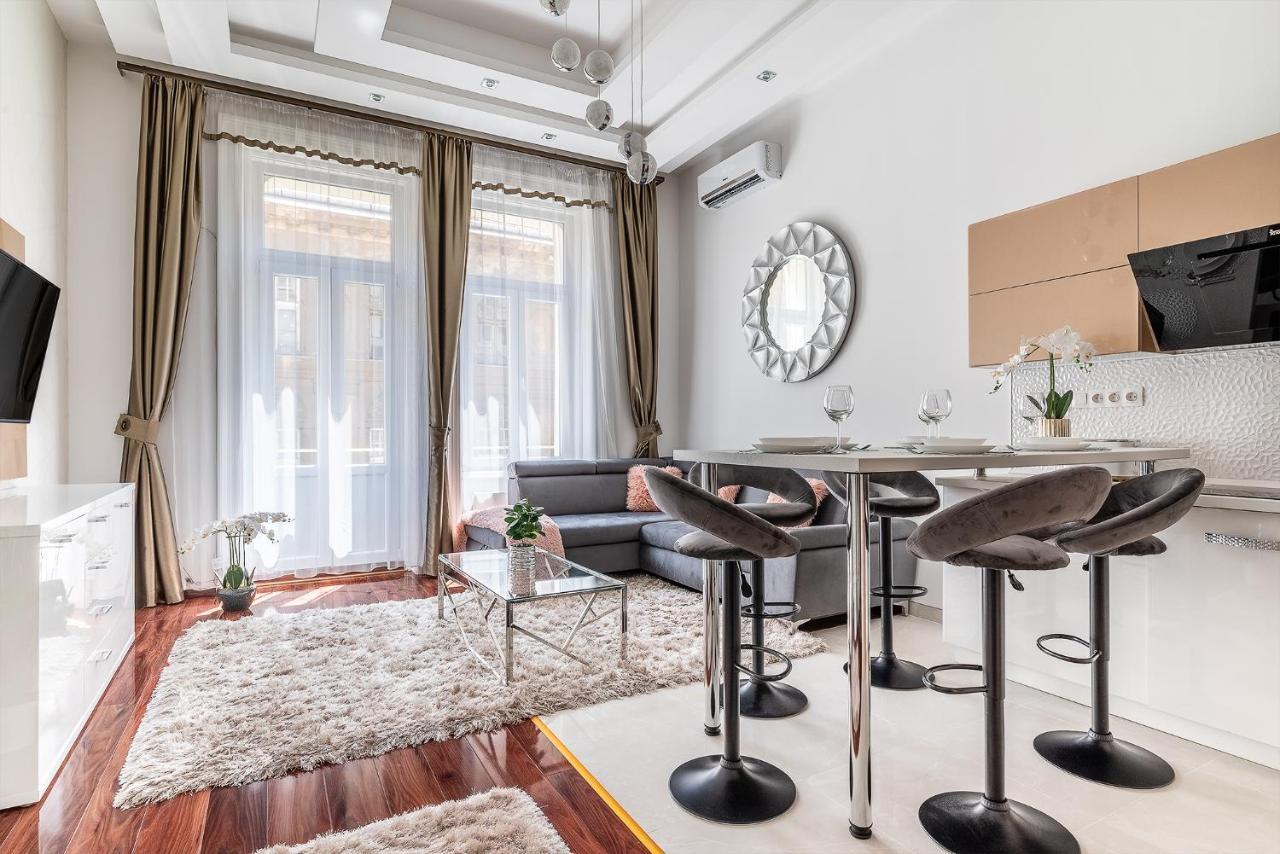 Luxury Apartment With Free Garage And Balcony In The Center Budapeszt Zewnętrze zdjęcie