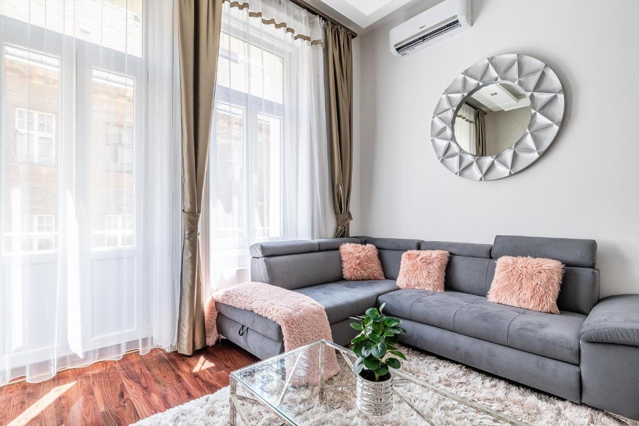 Luxury Apartment With Free Garage And Balcony In The Center Budapeszt Zewnętrze zdjęcie